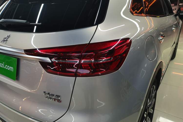 Used Hongqi HS5 2022 Facelifted Version 2.0T Smart Connect Flagship All-Wheel-Drive Edition
