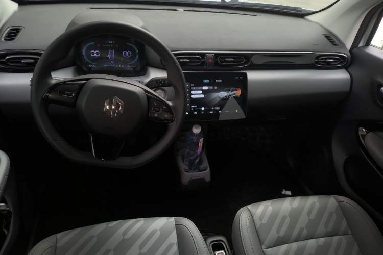 Used Leapmotor T03 2024 310 Comfort Edition Center Console