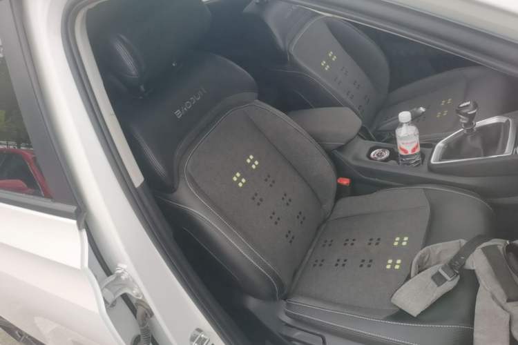 Used Baojun RM-5 2019 1.5T Manual Elite Version with 24-Hour Online Service 6 Seats
