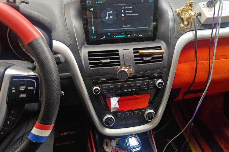 Used Bestune X80 2013 2.0L automatic comfort version Audio And AC Panel