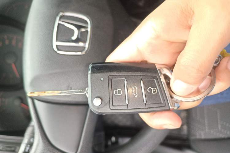 Used Honda Fit 2018 1.5L CVT Comfort Sunroof Version Vehicle Key