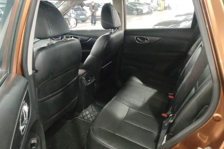 Used Nissan X-Trail 2014 2.0L CVT Smart Edition 2WD Left Rear Seat