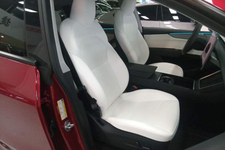 Used Tesla Model Y 2025 Rear-Wheel-Drive Version Right Front Seat