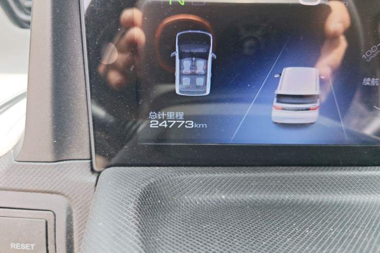 Used Wuling Hongguang MINIEV 2020 Zizai Version Lithium-NMC Odometer Close Up