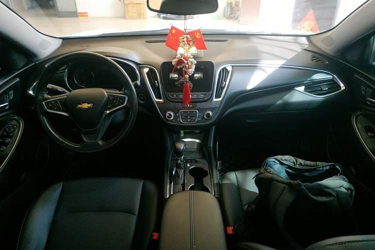 Used Chevrolet Malibu XL 2022 535T Automatic RuiLian Edition Center Console
