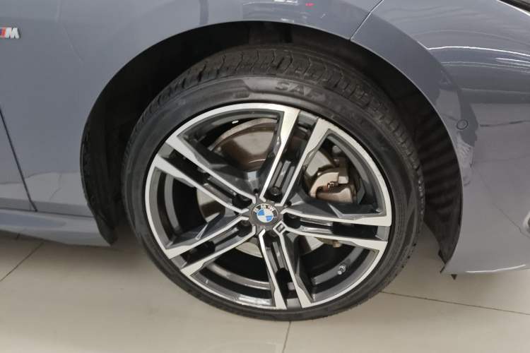 Used BMW 2 Series 2023 225i Four-Door Coupe M Sport Package Right Front Wheel Hub