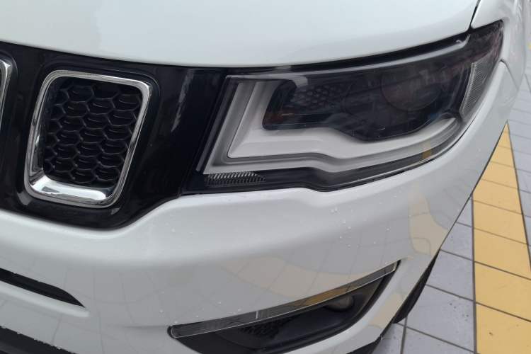 Used Jeep Compass 2017 200T Automatic Family Edition
