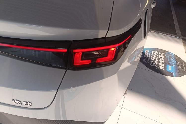 Used CHANGAN Eado PHEV 2025 Smart New Blue Whale 145KM Battleship Edition Right Rear Taillight