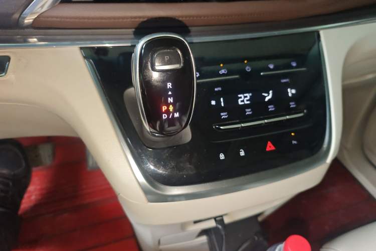 Used Buick GL8 2020 Land Business Class 652T Luxury Model
