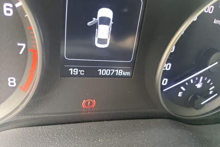 Used Hyundai Elantra (6th Generation / Lingdong) 2016 1.6L Automatic ZhiXuan – Elite Version Odometer Close Up