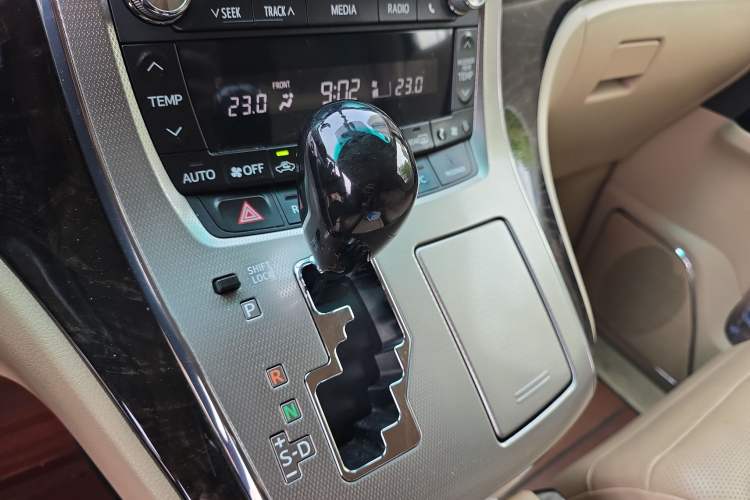 Used Toyota Alphard 2012 3.5L Luxury Edition
