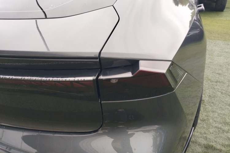 Used CHANGAN UNI-V 2023 1.5T Sport Edition Right Rear Taillight