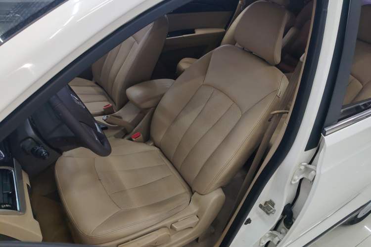 Used Baojun 730 2016 1.5L Manual Comfort Version 7 Seats China V Emission Standard Left Front Seat