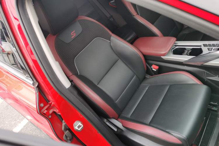 Used Geely Auto Coolray 2021 1.4T DCT Diamond Edition Right Front Seat