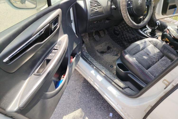 Used Citroen C-Quatre 2016 Classic Sedan 1.6L Manual CNG Driver Seat