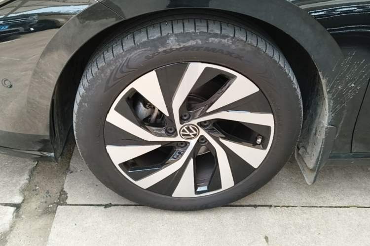 Used Volkswagen Passat 2025 Pro 380TSI Dragon Edition
