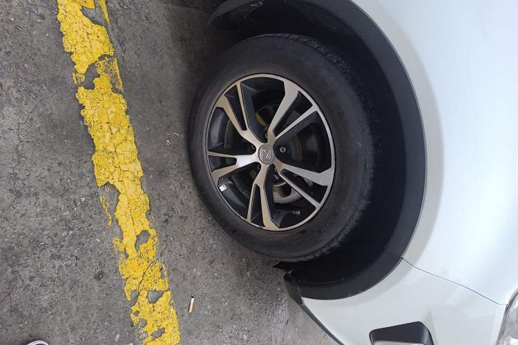 Used JMC Yusheng S330 2016 1.5L GTDi Automatic Two-Wheel Drive Prestige Edition Right Front Wheel Hub