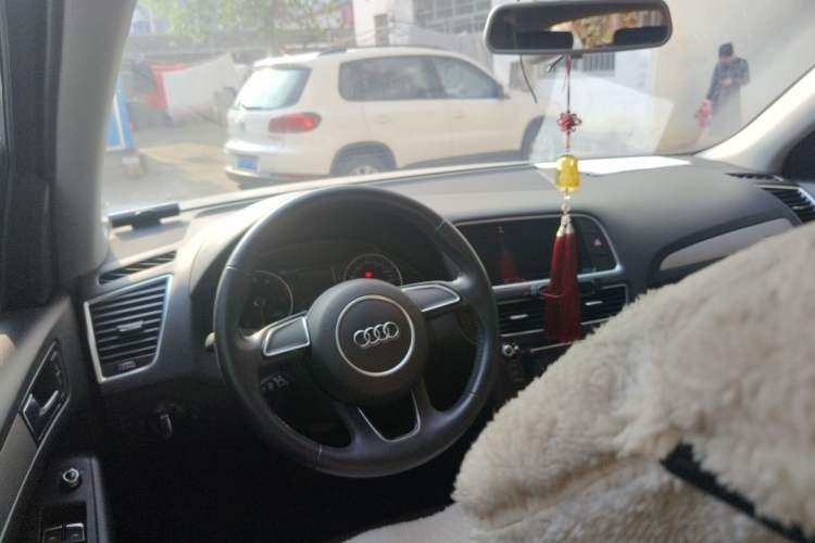 Used Audi Q5 2017 Plus 40 TFSI Ambition Model Steering Wheel