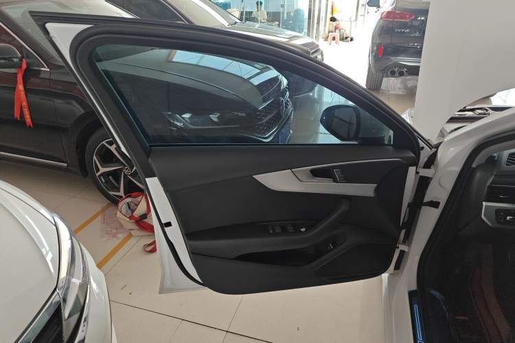 Used Audi A4L 2024 40 TFSI Fashion Dynamic Model