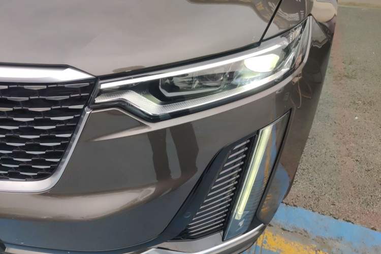 Used Cadillac XT6 2020 28T Six-Seater Four-Wheel-Drive Luxury Version Left Front Headlight