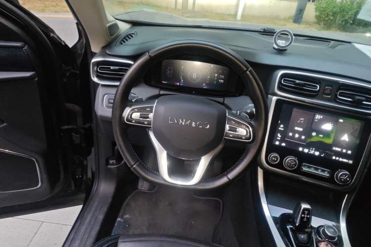 Used Lynk & Co 01 EM-P 2018 1.5T PHEV JingPro National Emission Standard V Steering Wheel
