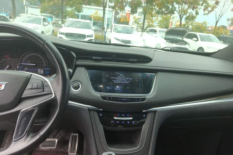 Used Cadillac XT5 2018 28T Four-Wheel Drive Tech Model