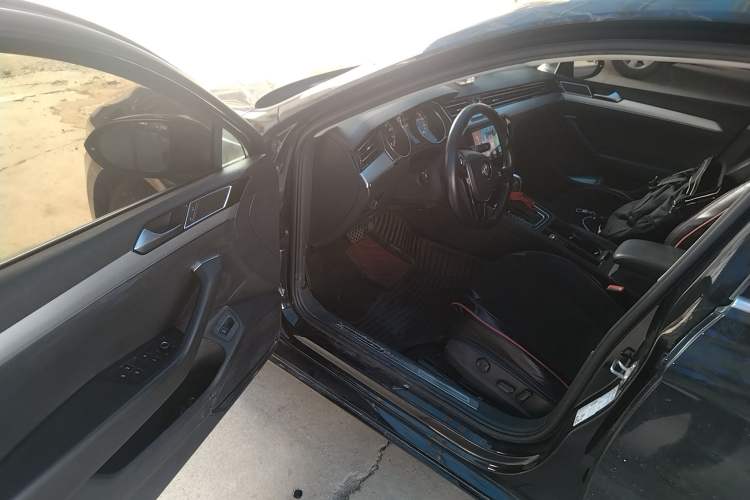 Used Volkswagen Magotan 2019 280TSI DSG Leading Model China VI Standard Driver Seat