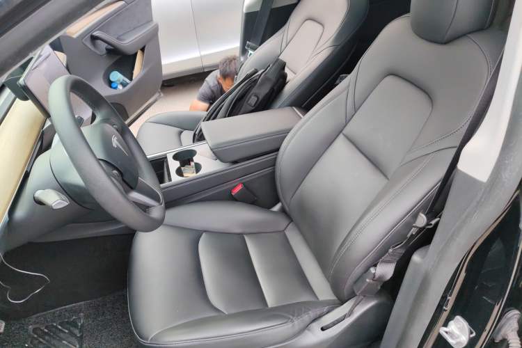 Used Tesla Model Y 2021 Long-Range All-Wheel-Drive Version