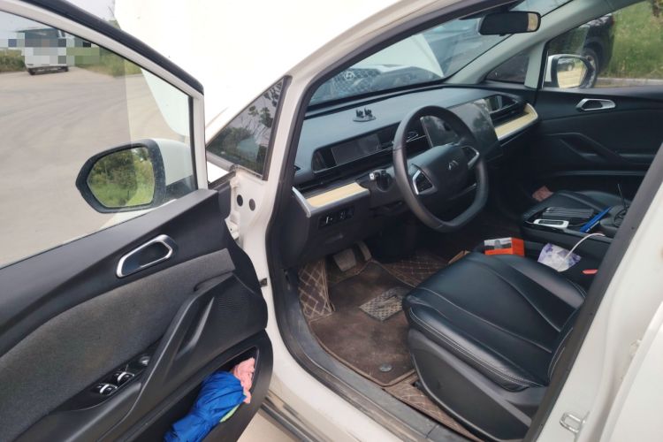 Used Morden Modern in 2022 610 km Fashion Edition