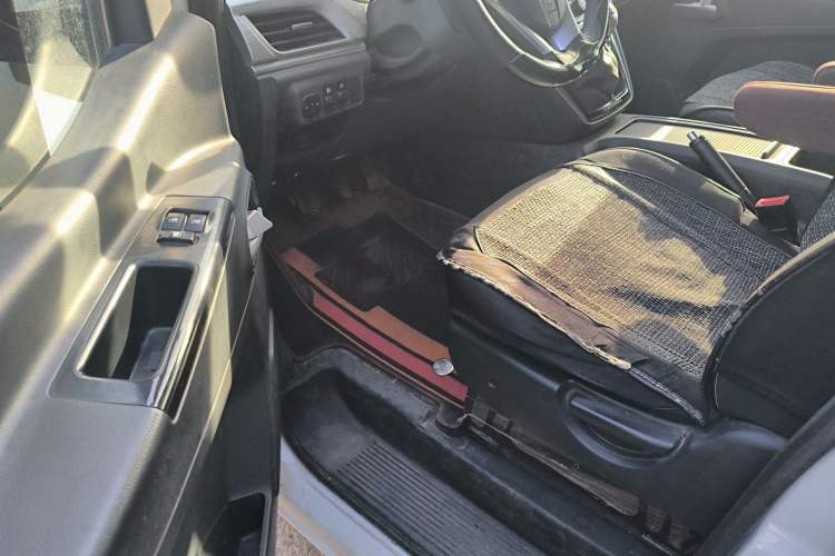 Used JAC Refine M3 2023 PLUS 1.5T 5/7-seat Classic Edition