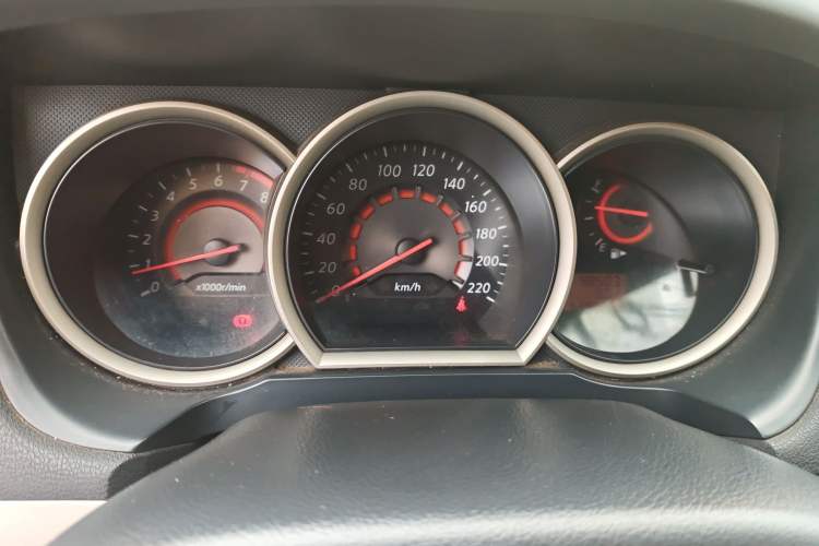 Used Nissan Sylphy 2016 Classic 1.6XE Automatic Comfort Edition Instrument Cluster