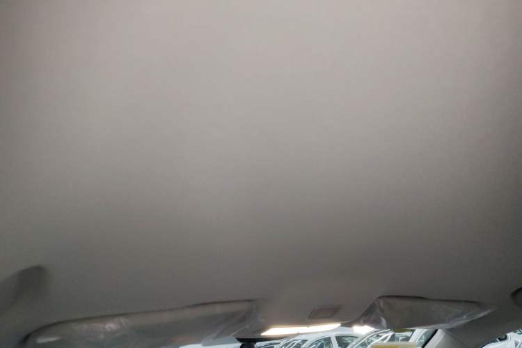 Used Roewe i5 2026 Model 1.5L Manual Comfort Version Headliner