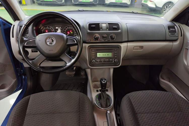 Used Skoda Fabia 2014 1.4L Automatic Crystal Edition