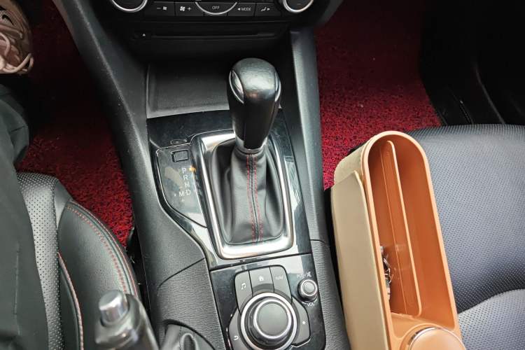 Used Mazda 3 Axela 2014 Sedan 2.0L Automatic Sport Model Gear Lever