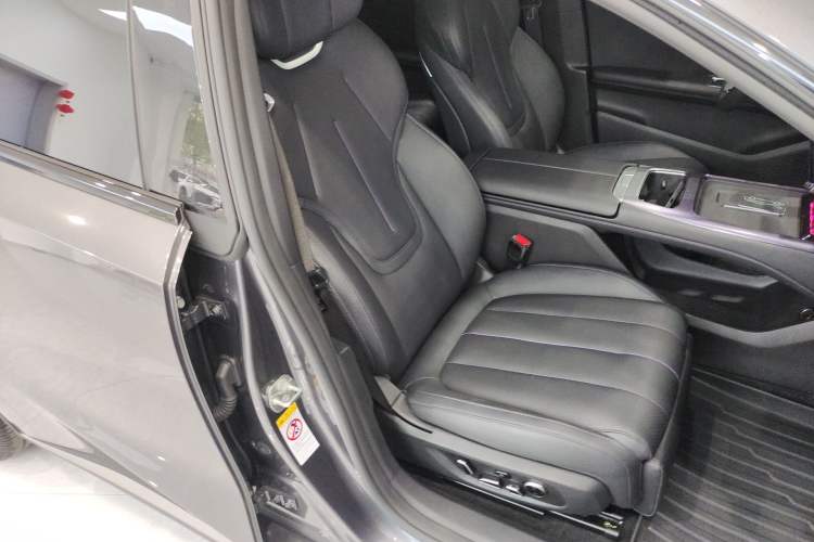 Used Deepal L07 2024 230Max Qiankun Intelligent Driving ADS SE Range-Extended Version Right Front Seat