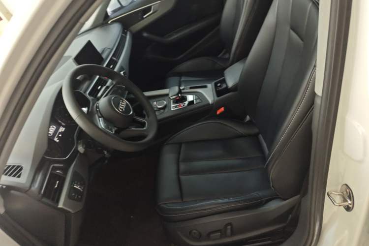 Used Audi A4L 2018 30th Anniversary Edition 40 TFSI Trendy Model