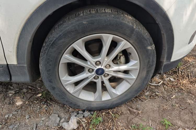 Used Ford Kuga 2018 Facelifted EcoBoost 180 Two-Wheel-Drive Platinum Wing Edition