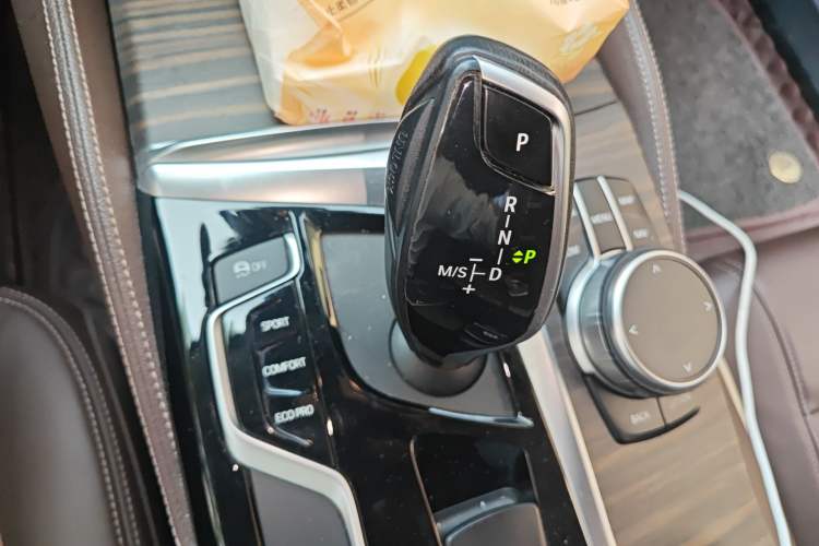 Used BMW 5 Series 2019 Facelifted 530Li Leading Edition Luxury Package
