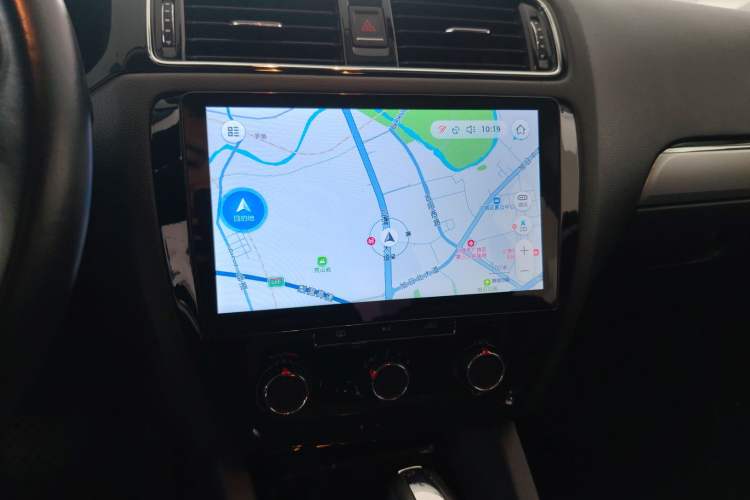 Used Volkswagen Sagitar 2018 1.6L Automatic Comfort Model Audio And AC Panel