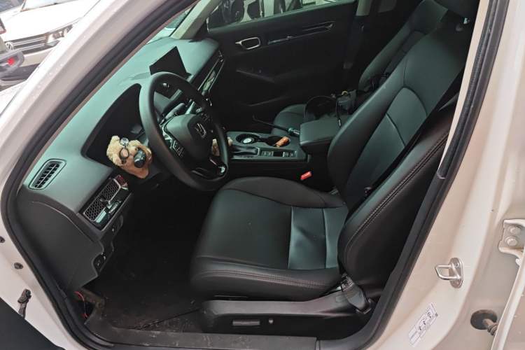 Used Honda Civic 2023 240TURBO CVT Dynamic Edition Left Front Seat