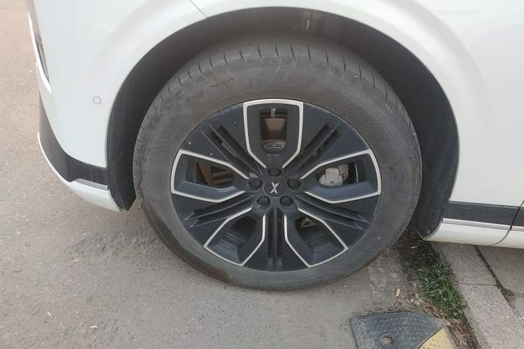 Used XPeng G9 2025 625 Long-Range Max Exterior 7