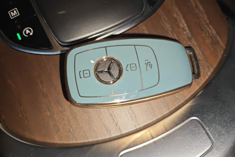 Used Mercedes-Benz GLC 2022 Second Facelift GLC 260 L 4MATIC Luxury Edition Vehicle Key