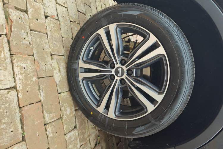 Used Geely Auto Emgrand X7 Sport 2022 1.8TD DCT Zhiya Trim
