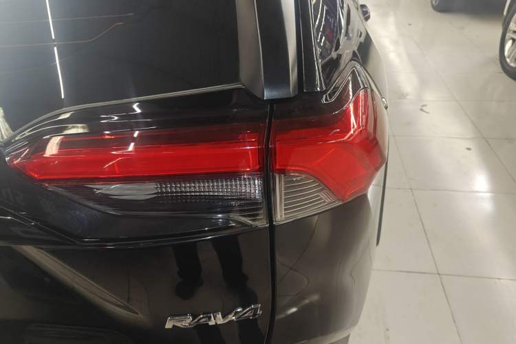 Used Toyota RAV4 2023 2.0L CVT Two-Wheel Drive Fashion Plus Edition Right Rear Taillight