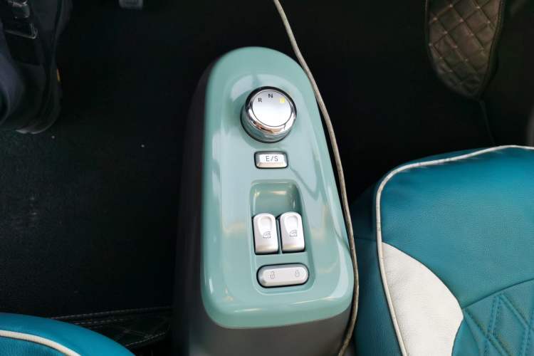 Used CHANGAN NEVO Lumin 2023 205km Xiangqin Version Gear Lever