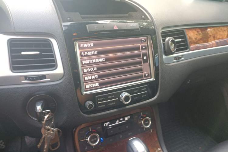 Used Volkswagen Touareg 2011 3.0 TDI Diesel Luxury Model
