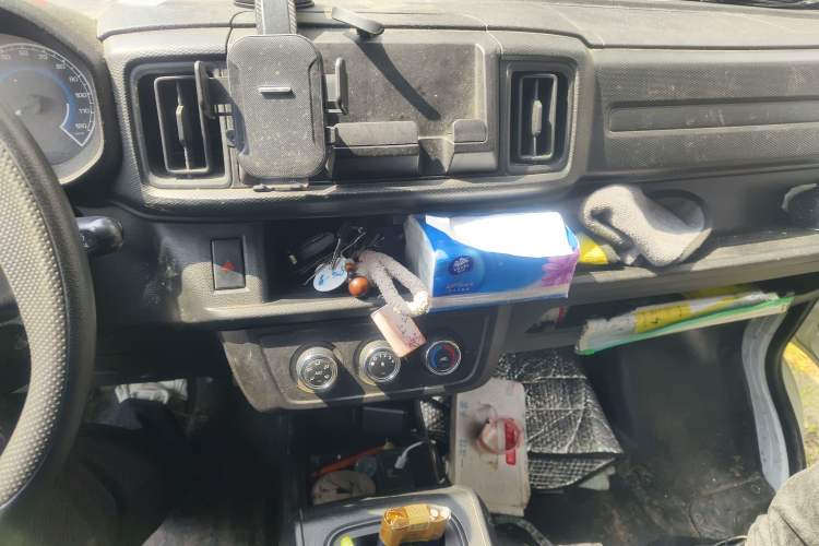 Used Karry Jiangtun E6 2024 Gotion 38.7 kWh Kuaxin Edition Audio And AC Panel