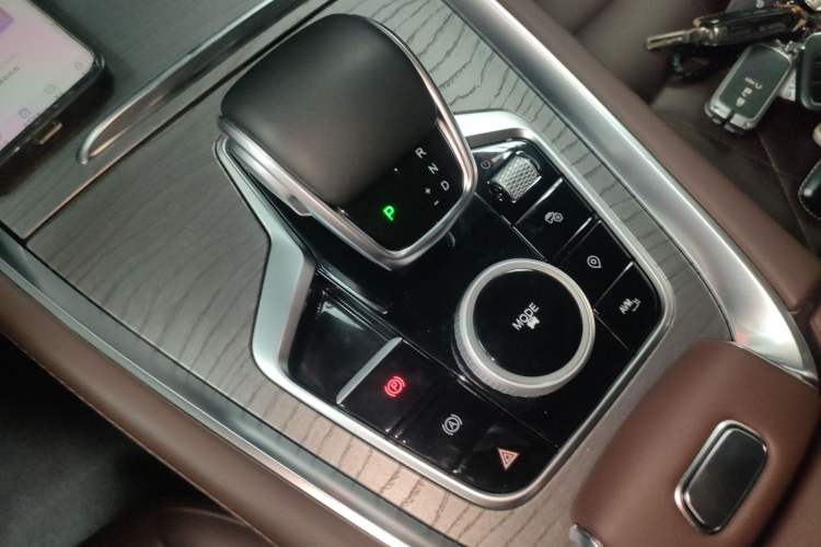 Used Chery Tiggo 8 PRO 2024 Champion Edition 390T Two-Wheel Drive Peak Version 5 Seats Gear Lever