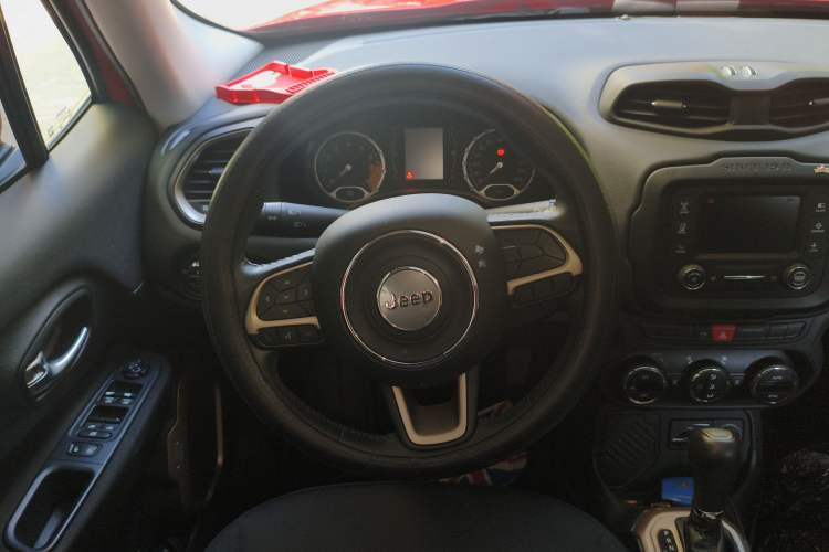 Used Jeep Renegade 2017 180T Automatic Jingneng Edition Steering Wheel