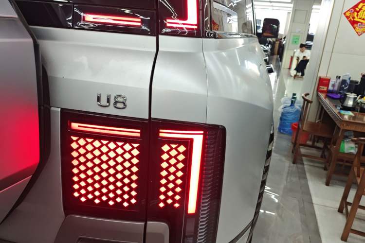 Used Yangwang U8 2023 Luxury Edition

